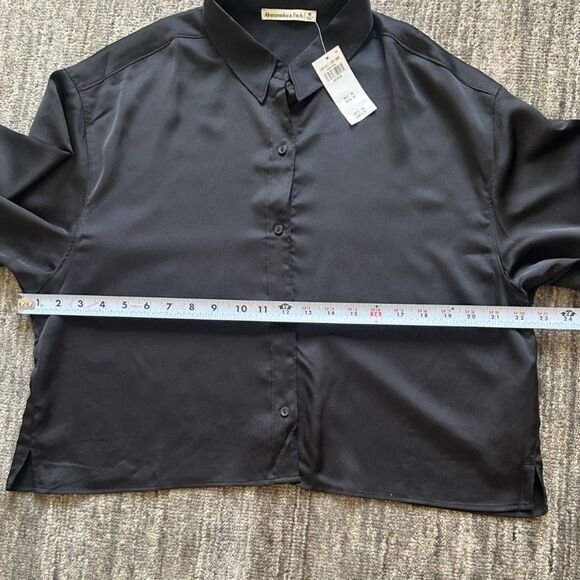 Abercrombie & Fitch Women's Black Satin Button Down Shirt, NWT, Size M - Picture 6 of 6